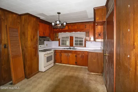 110 W Church Street Kelford NC 27847