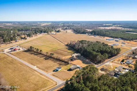 2771 H C Turner Road Pink Hill NC 28572