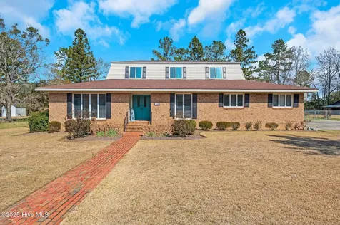 320 Pinecrest Drive Chadbourn NC 28431