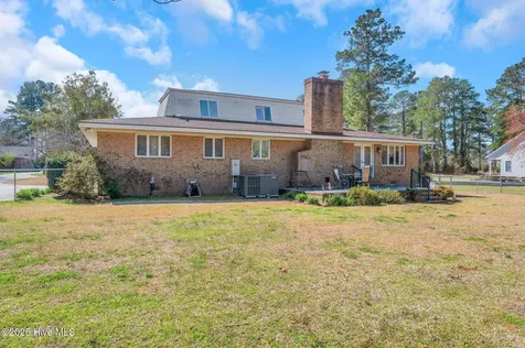 320 Pinecrest Drive Chadbourn NC 28431