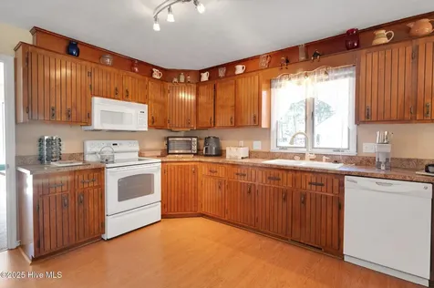 320 Pinecrest Drive Chadbourn NC 28431
