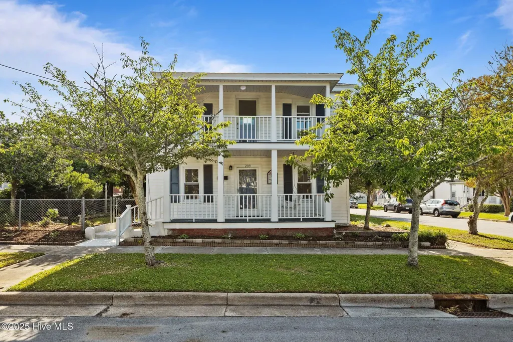 209 N 8th Street Morehead City NC 28557