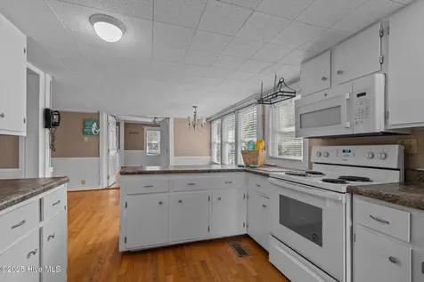 209 N 8th Street Morehead City NC 28557
