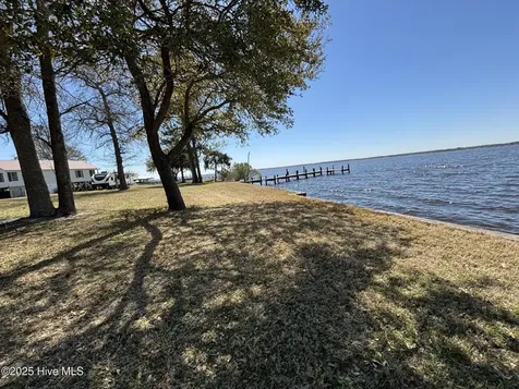 175 Broad Creek Road New Bern NC 28560
