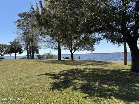 175 Broad Creek Road New Bern NC 28560