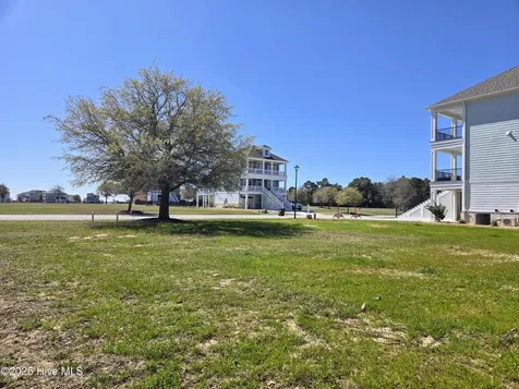 216 Colleton Square Newport NC 28570