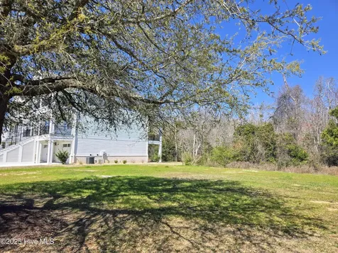216 Colleton Square Newport NC 28570