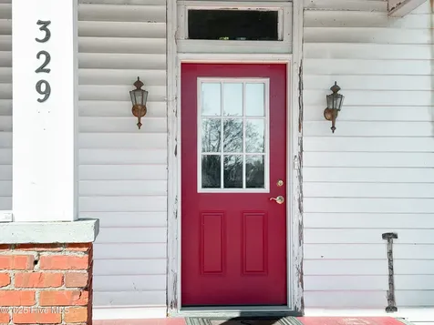 329 W Jones Street Trenton NC 28585