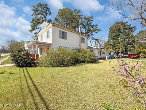 329 W Jones Street Trenton NC 28585