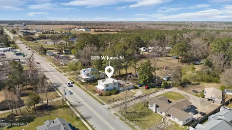329 W Jones Street Trenton NC 28585