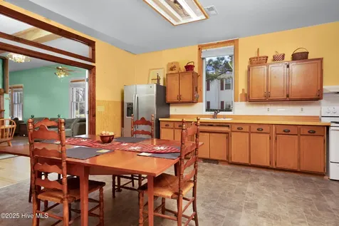 329 W Jones Street Trenton NC 28585