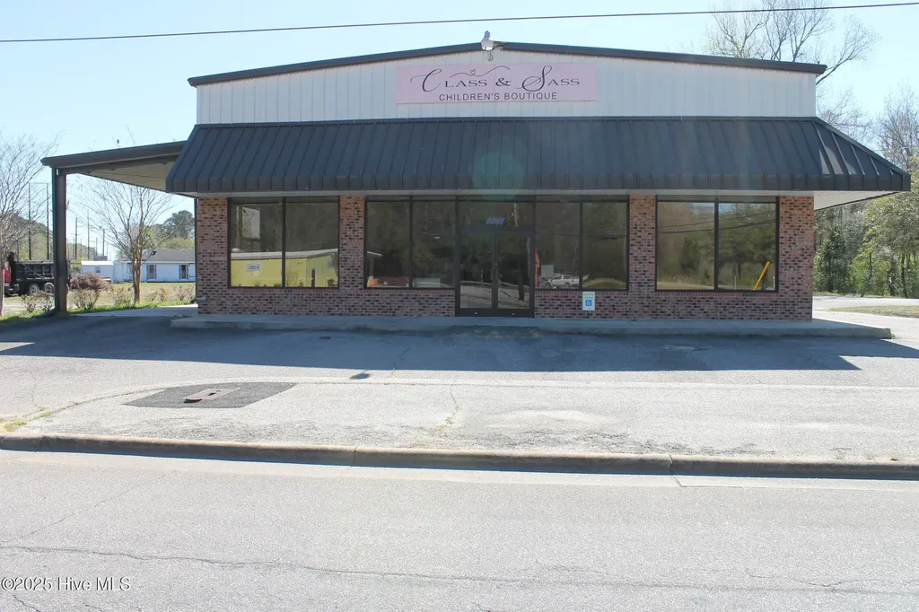 1041 S Madison Street Whiteville NC 28472