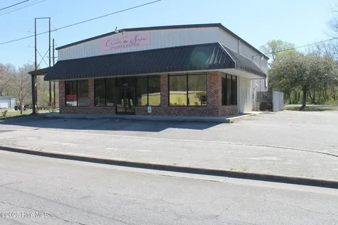 1041 S Madison Street Whiteville NC 28472