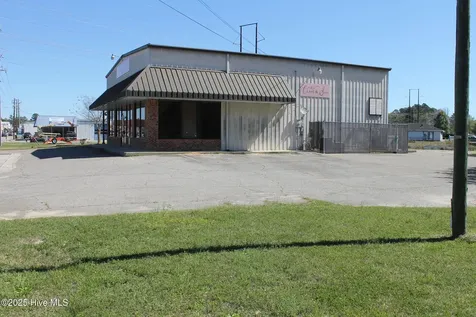 1041 S Madison Street Whiteville NC 28472