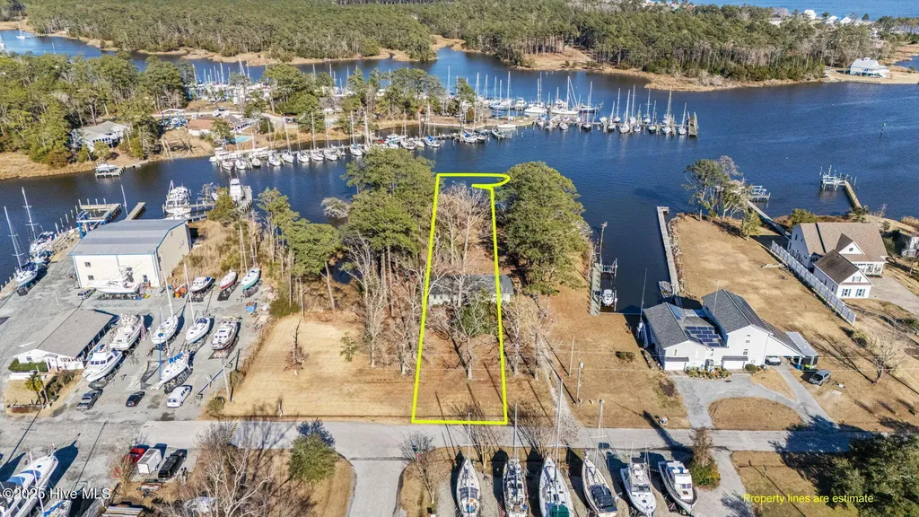 1238 Neuse Drive Oriental NC 28571