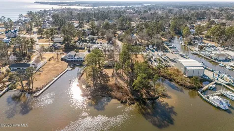 1238 Neuse Drive Oriental NC 28571