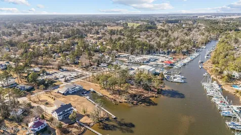 1228 Neuse Drive Oriental NC 28571