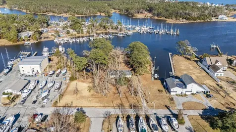 1210 Neuse Drive Oriental NC 28571