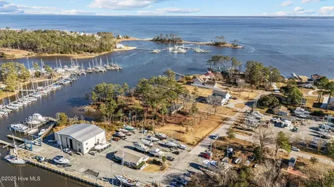 1210 Neuse Drive Oriental NC 28571