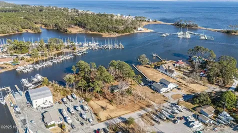 1210 Neuse Drive Oriental NC 28571