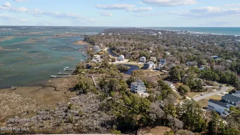 9814 Clarendon Drive Emerald Isle NC 28594