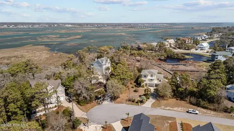 9814 Clarendon Drive Emerald Isle NC 28594