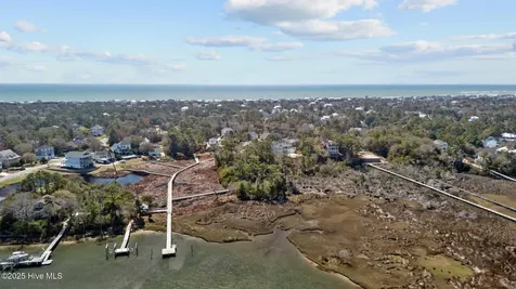 9814 Clarendon Drive Emerald Isle NC 28594