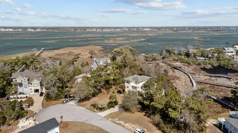 9814 Clarendon Drive Emerald Isle NC 28594