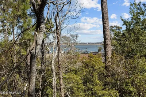 9814 Clarendon Drive Emerald Isle NC 28594
