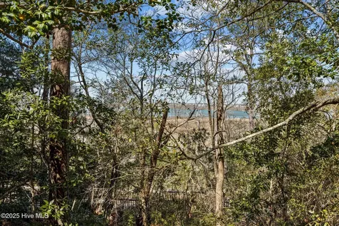 9814 Clarendon Drive Emerald Isle NC 28594