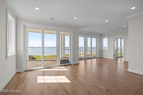 4737 S S Shore Drive Morehead City NC 28557