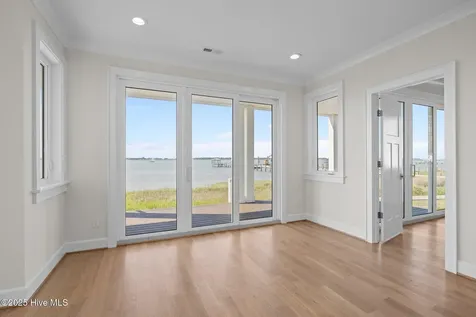 4737 S S Shore Drive Morehead City NC 28557