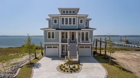 4737 S S Shore Drive Morehead City NC 28557