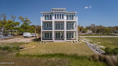4737 S S Shore Drive Morehead City NC 28557