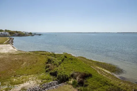 4737 S S Shore Drive Morehead City NC 28557