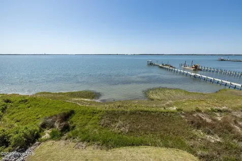 4737 S S Shore Drive Morehead City NC 28557
