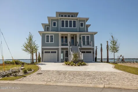 4737 S S Shore Drive Morehead City NC 28557