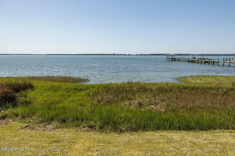 4737 S S Shore Drive Morehead City NC 28557