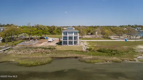4737 S S Shore Drive Morehead City NC 28557