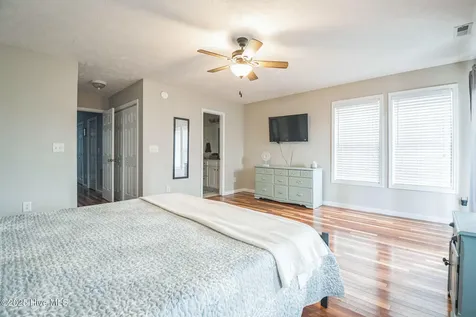 421 N New River Drive Surf City NC 28445