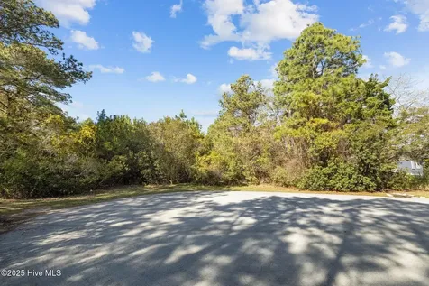 215 Oak Drive Morehead City NC 28557