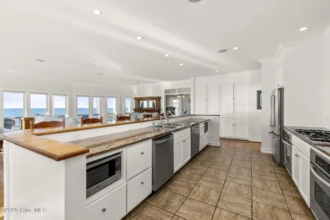 3107 Ocean Drive Emerald Isle NC 28594