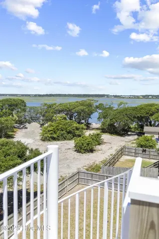 525 Sidbury Avenue Topsail Beach NC 28445