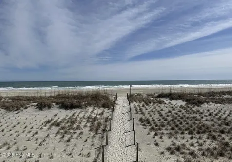525 Sidbury Avenue Topsail Beach NC 28445