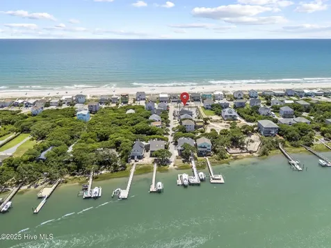 525 Sidbury Avenue Topsail Beach NC 28445