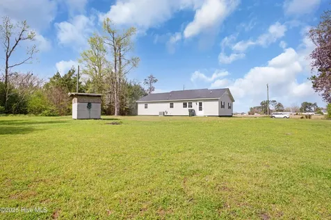 140 Chinchilla Drive Bayboro NC 28515