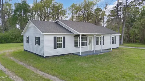 140 Chinchilla Drive Bayboro NC 28515