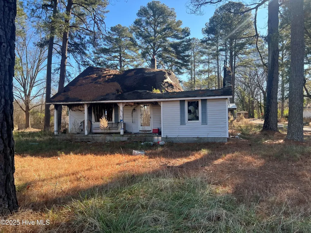 108 Peachtree Street Woodland NC 27897