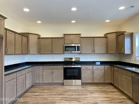 1870 Olde Towne Pointe Boulevard Jacksonville NC 28546