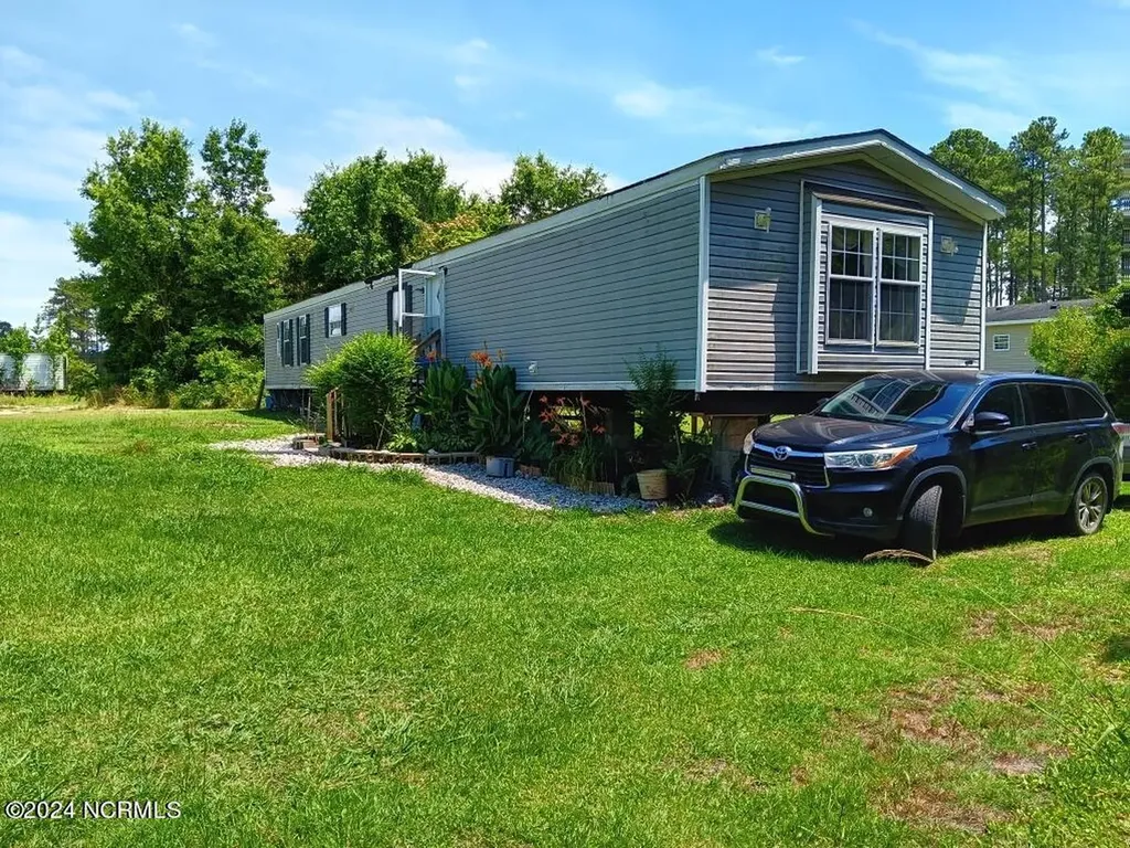228 Hopkins Seafood Road Belhaven NC 27810
